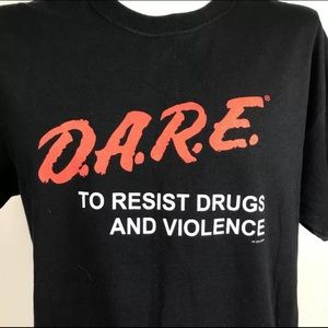 D.A.R.E. Dare To Resist Drugs & Violence LARGE Tee